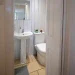 Flat-2bedrooms-2bath-by Fabaccommodation