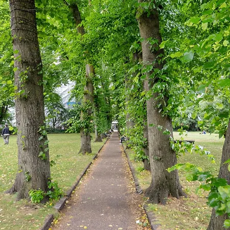 Апартаменты Flat-2bedrooms-2bath-by Fabaccommodation