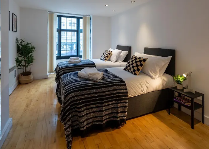 Lejlighed Flat-2bedrooms-2bath-by Fabaccommodation *