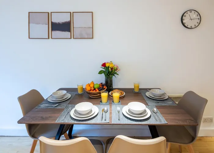 Flat-2bedrooms-2bath-by Fabaccommodation Lejlighed Bristol